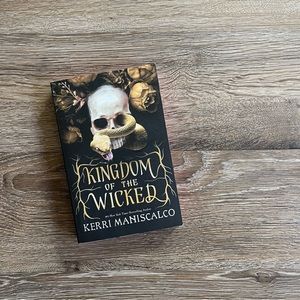Kingdom of the Wicked by Kerri Maniscalco, Waterstones Purple Sprayed Edges